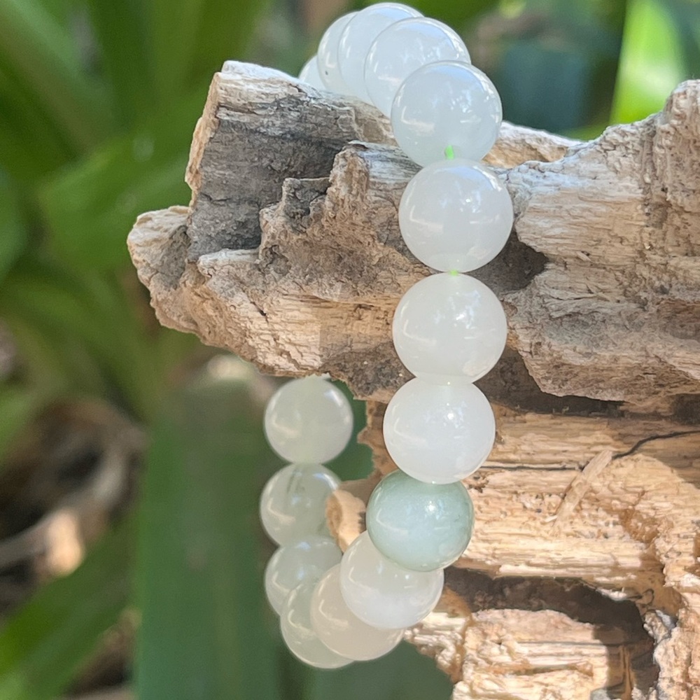 10mm stretchable Tianshan jade bracelet‎ - Picture 6 of 9